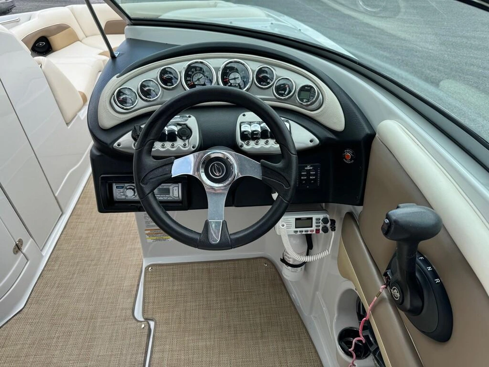 2014 Crownline E6 alt