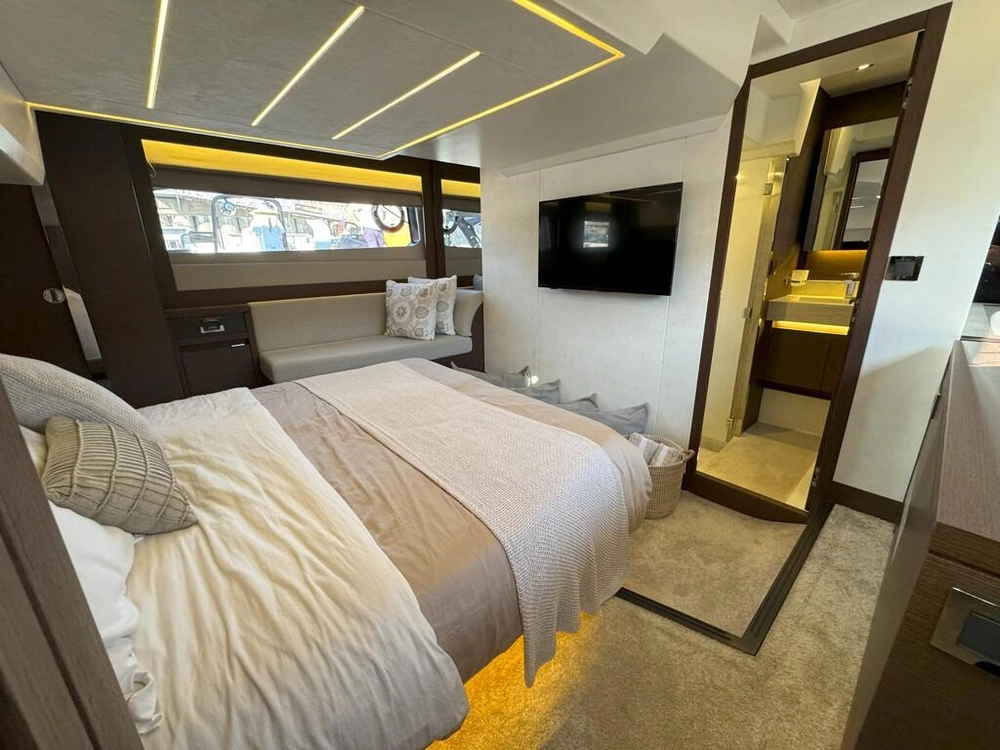 Prestige Yachts 520 Fly 2020 alt