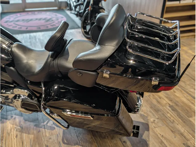 2018 Harley-Davidson Electra Glide Ultra Limited // Vivid Black