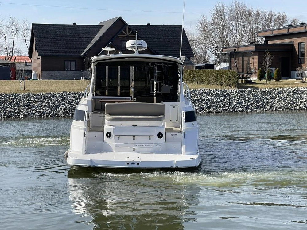 Regal 42 Sport Coupe 2015 alt