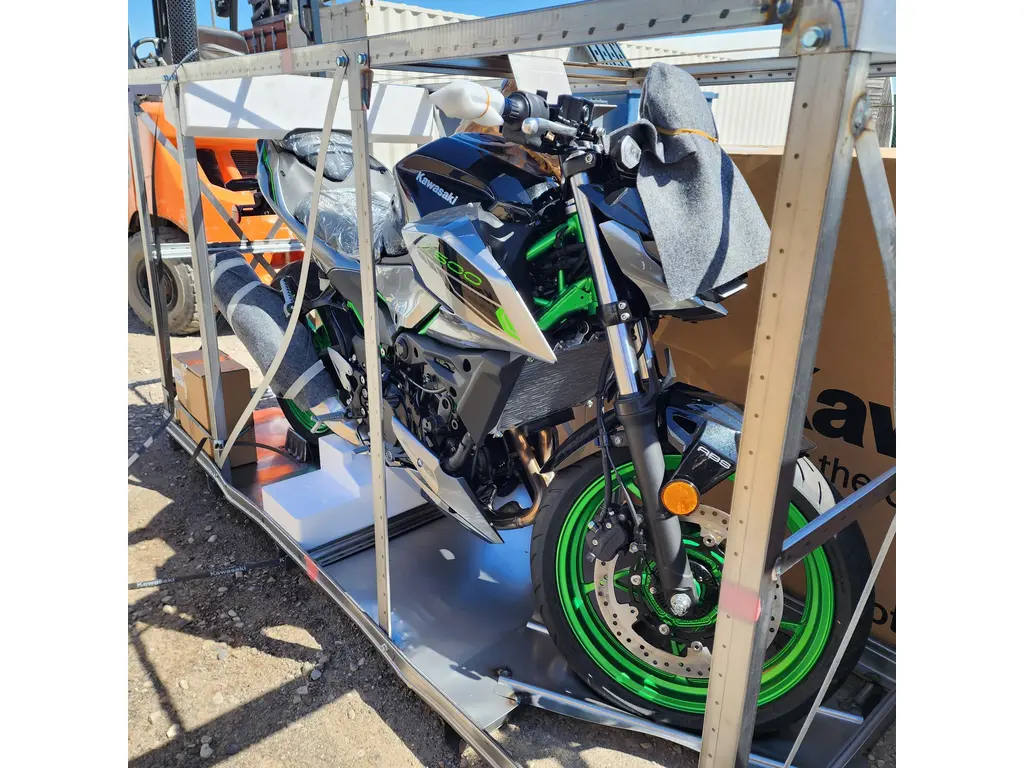 2025 Kawasaki Z500 SE 