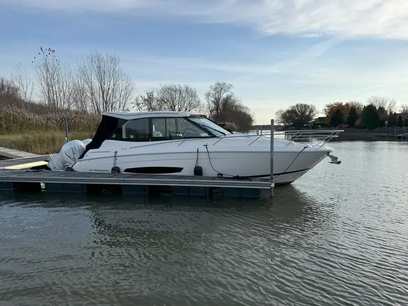 Regal 36 XO 2022