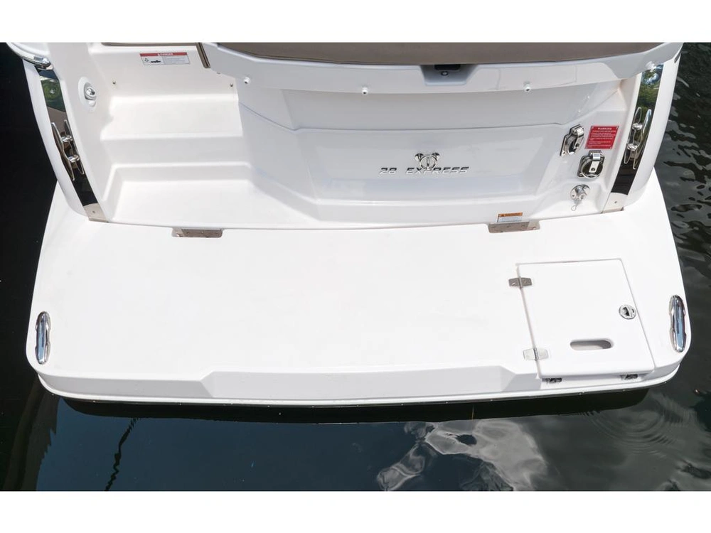 2026 Regal 28 Express alt