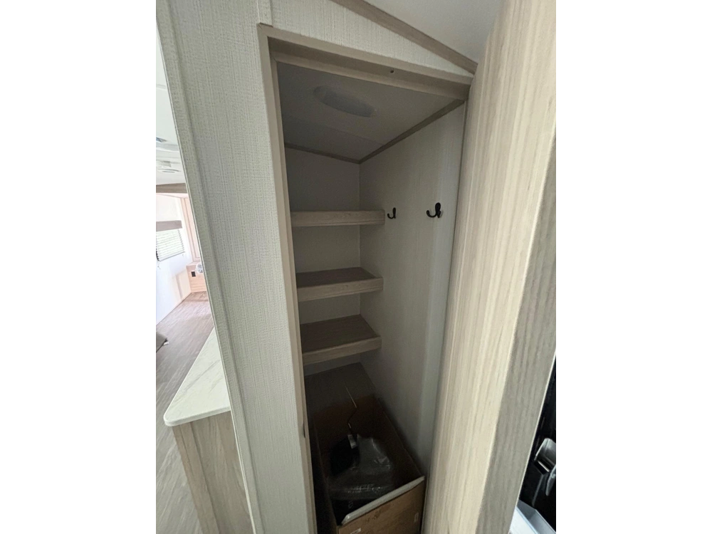 2024 Shadow Cruiser 277bhs alt