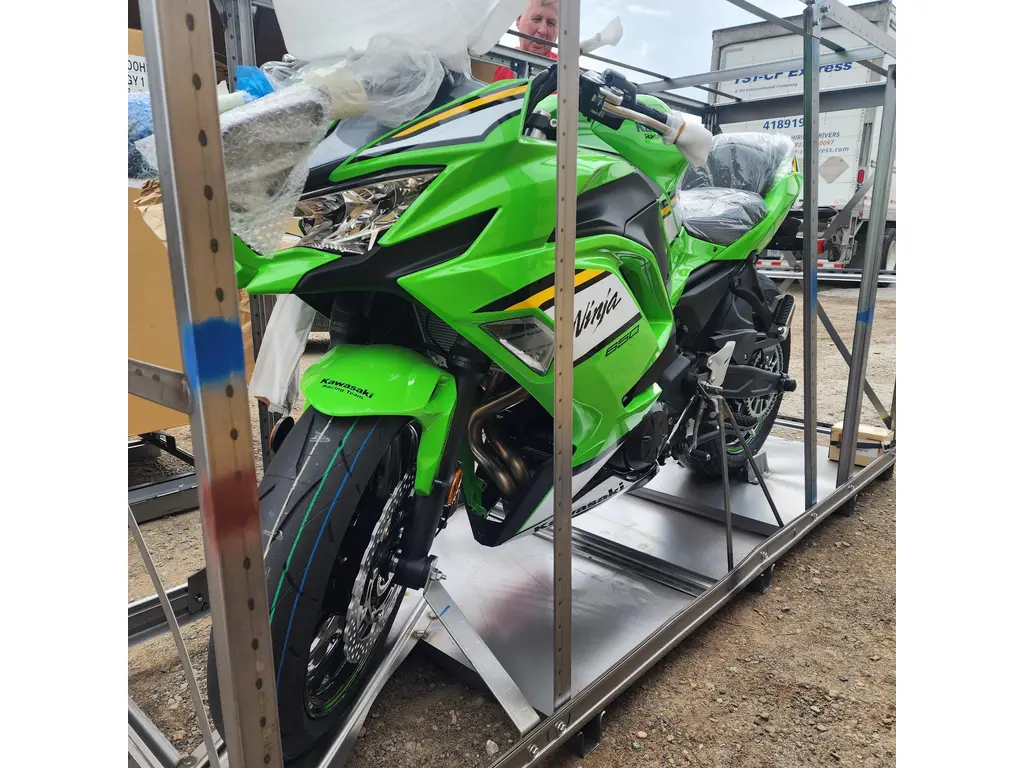 2025 Kawasaki Ninja 650 KRT Edition 