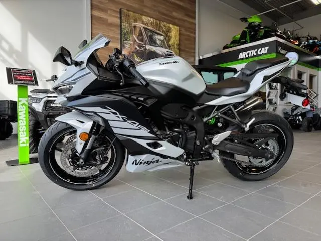 2025 Kawasaki ZX-4RR