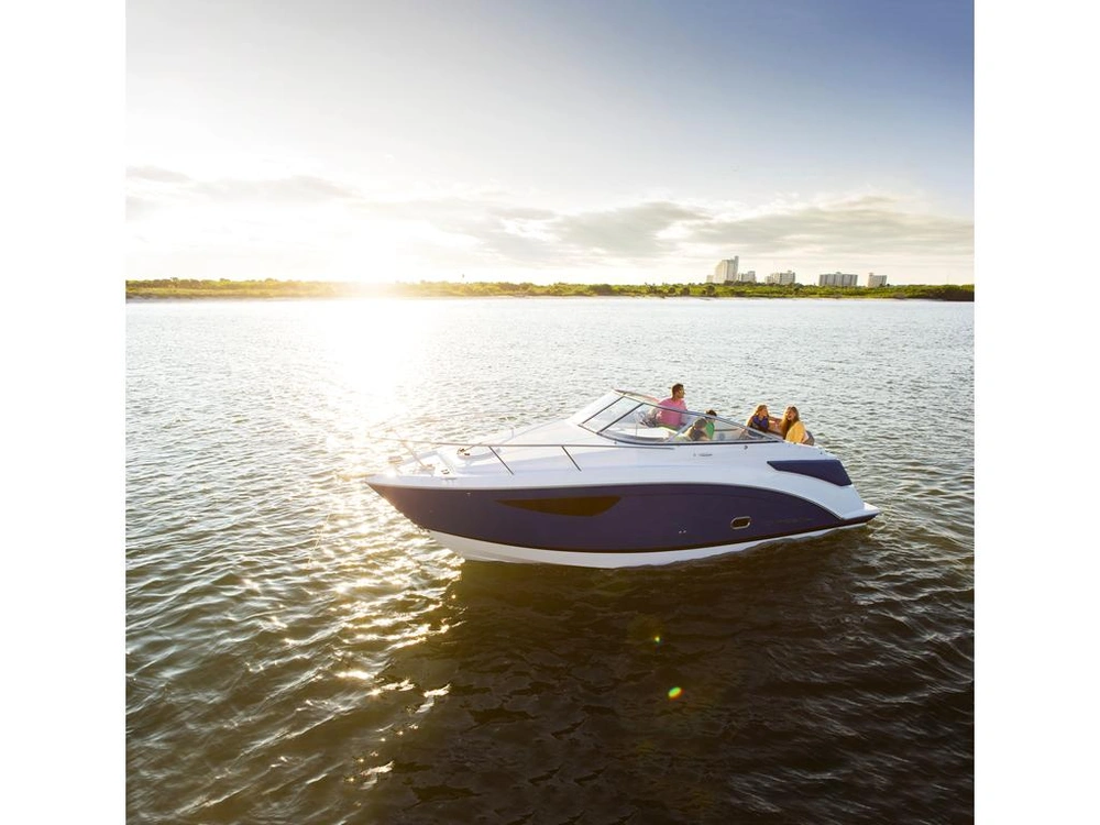 Regal 26 Express Cruiser 2026 alt