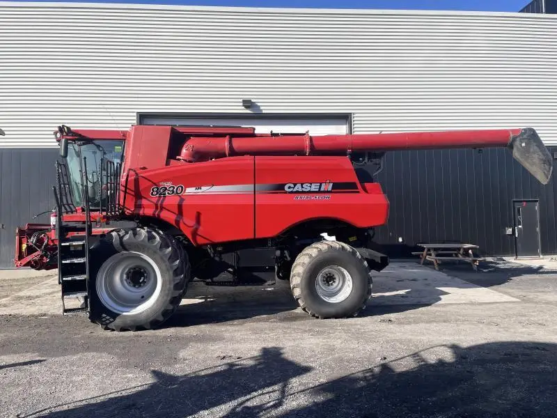 2013 Case IH 8230