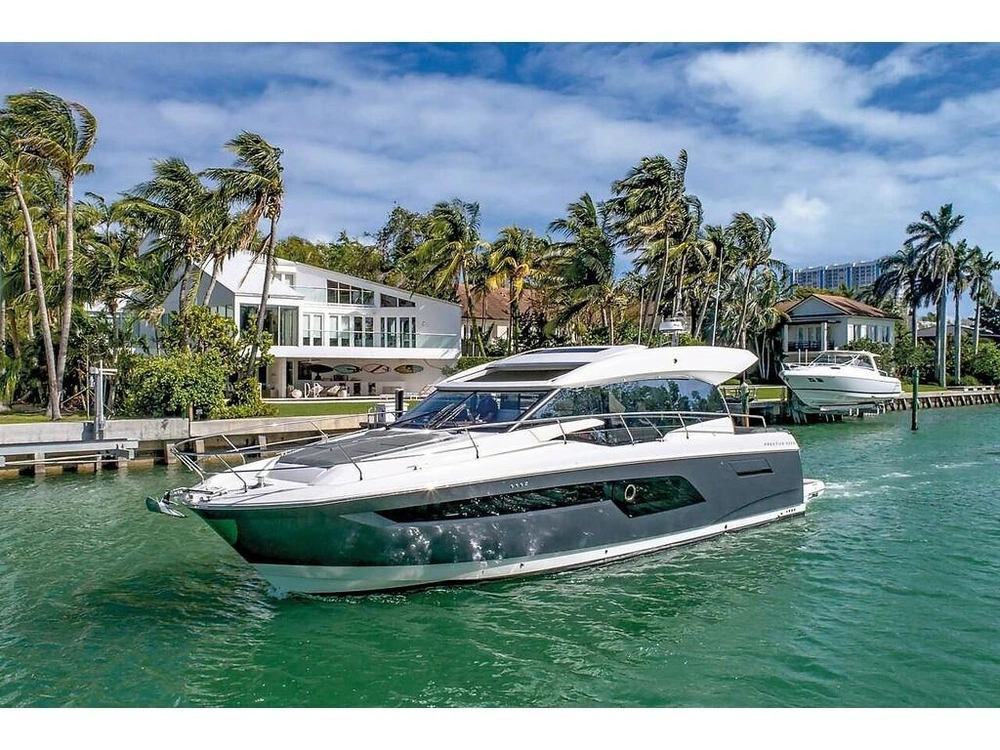 Prestige Yachts 520s 2026 alt