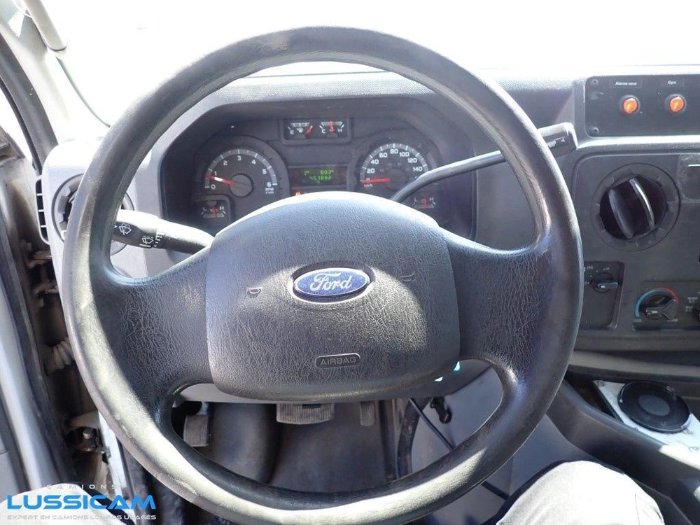 Ford E-450 2013
