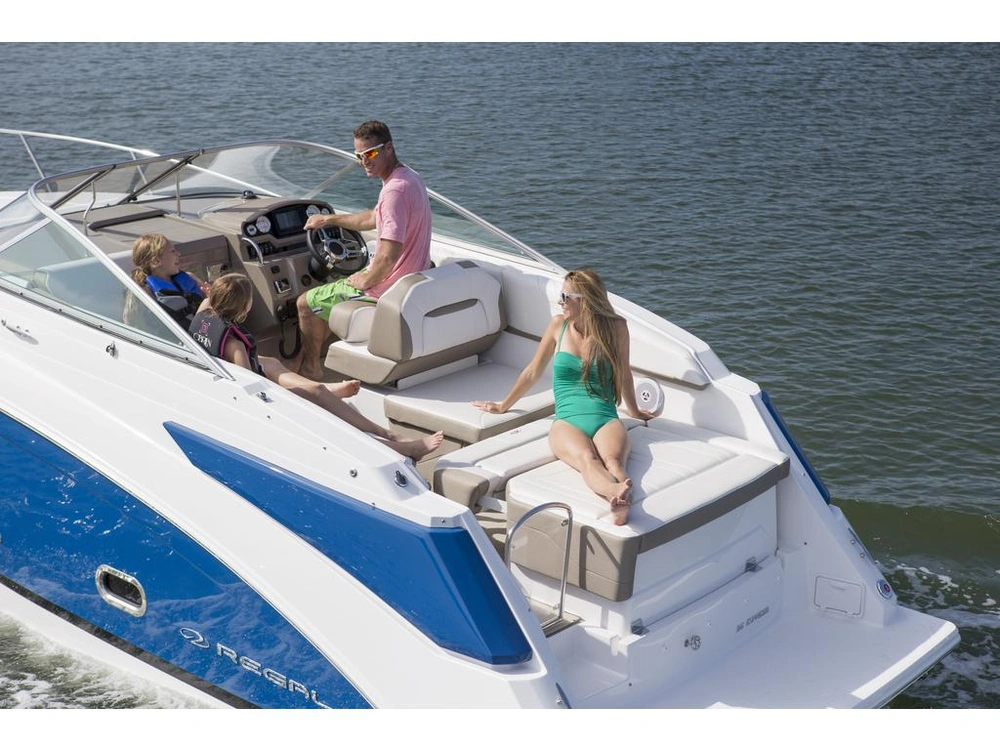 Regal 26 Express Cruiser 2026 alt