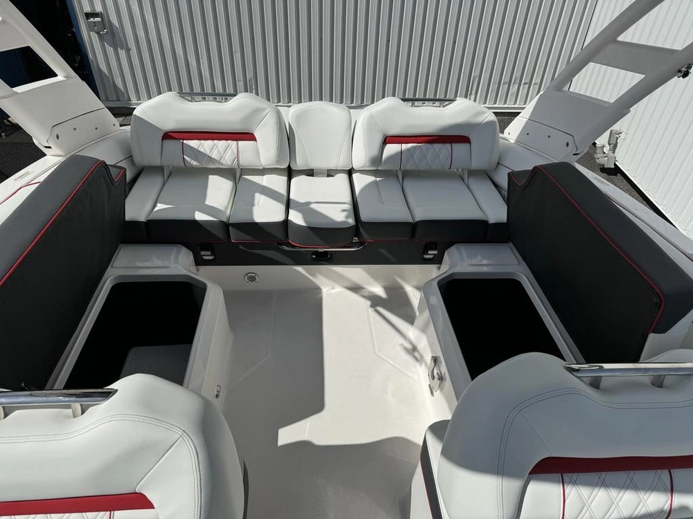 Regal Ls4 Surf 2024 alt