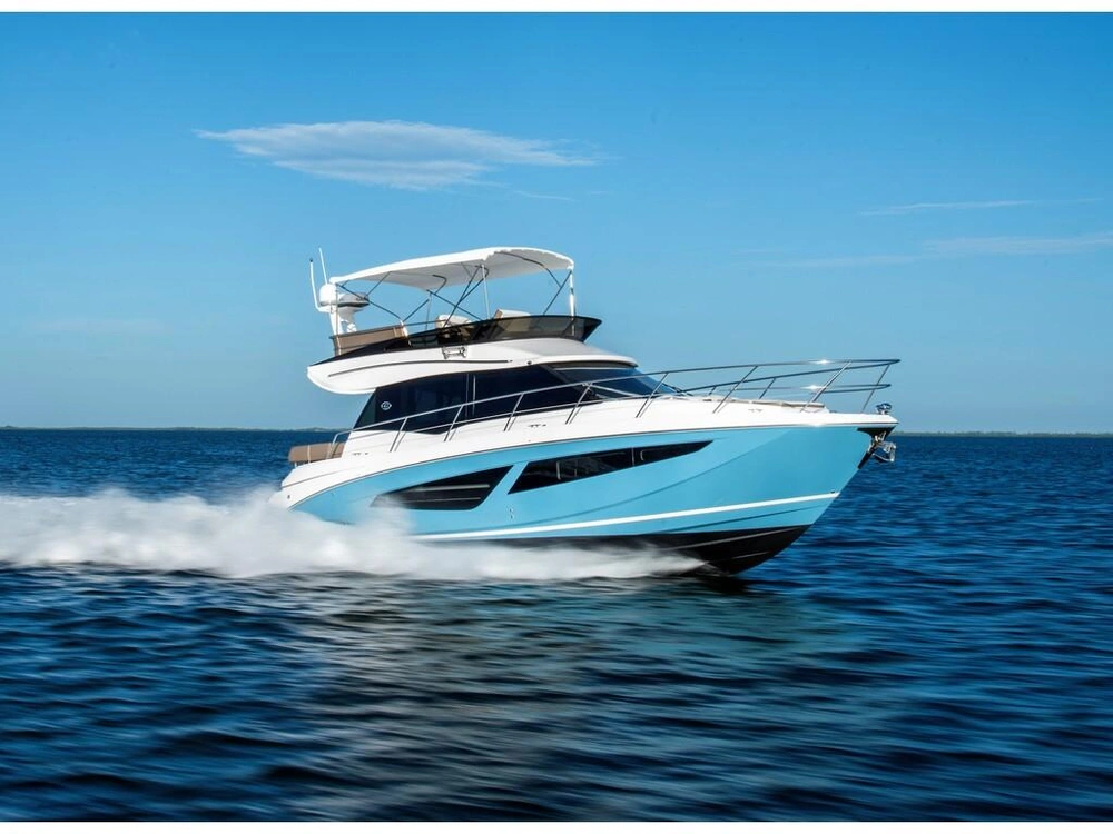 Regal 42 Flybridge 2026 alt