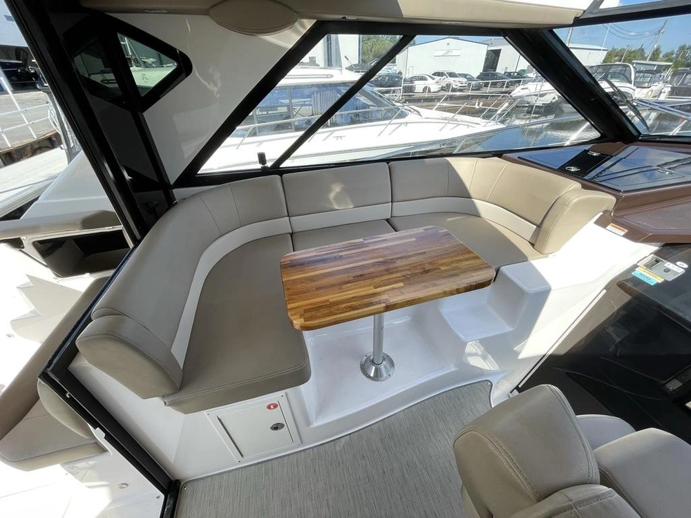 2015 Regal 42 Sport Coupe alt