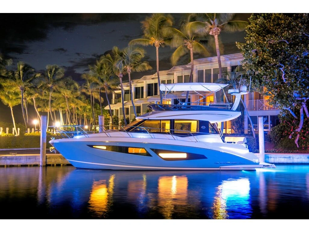 Regal 42 Flybridge 2026 alt
