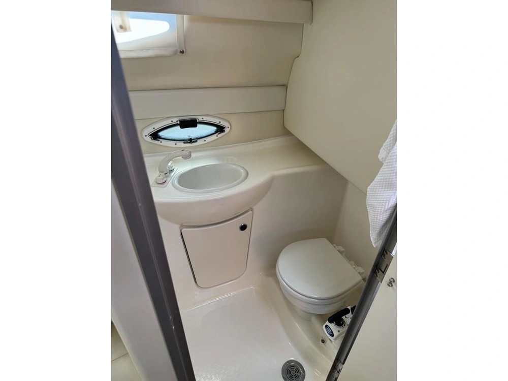 Bayliner 245 2007 alt