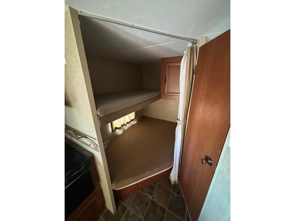 2013 Sportsmen Travel Trailer alt