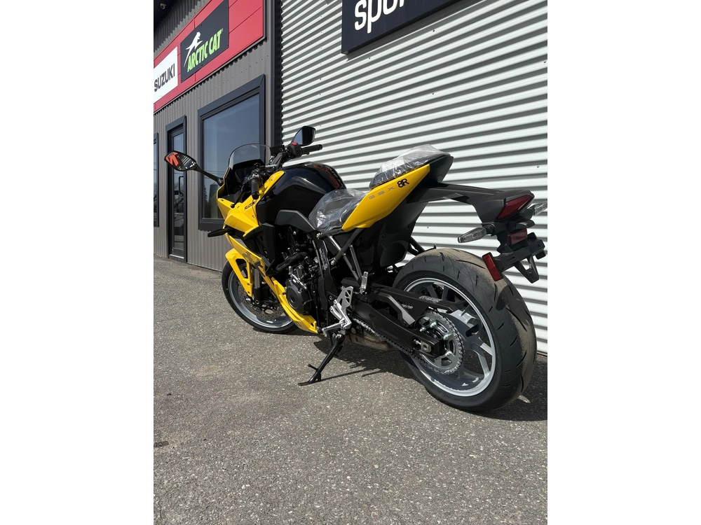 Suzuki Gsx-8r 2025 alt