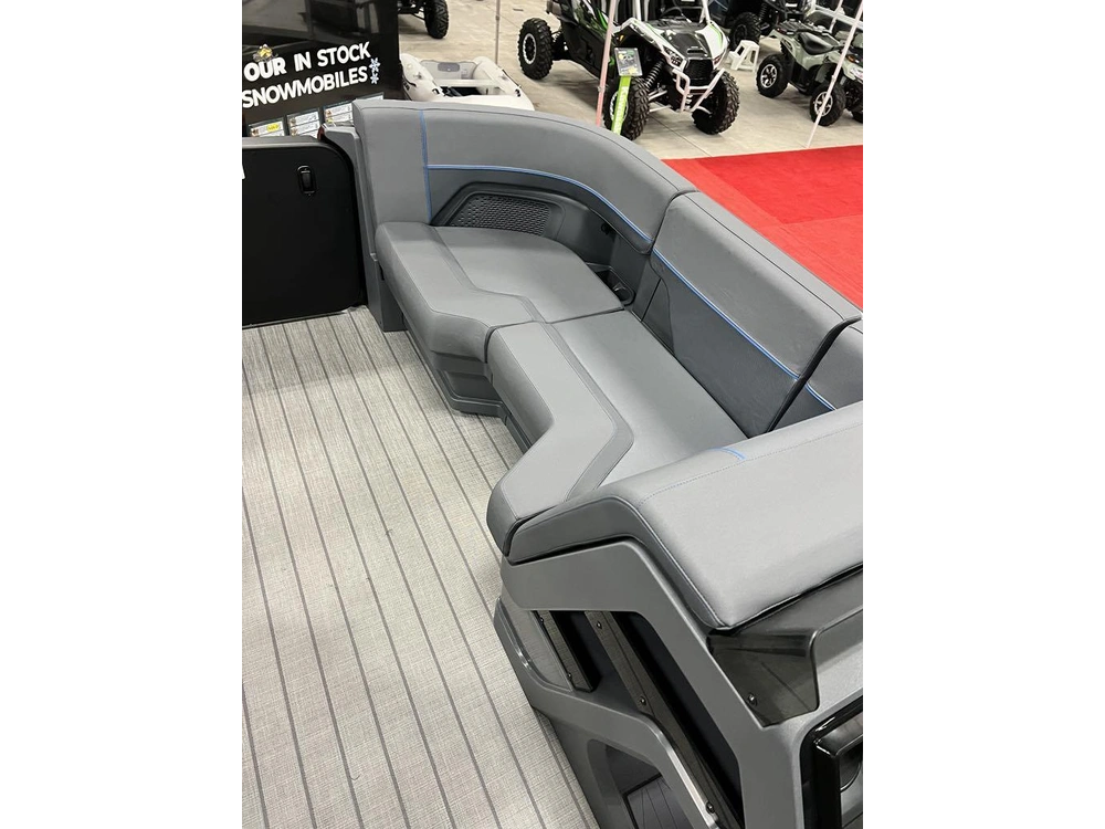 2025 Manitou Explore 22 Navigator W/ Trifold Bench + 250xl Merc & Trailer