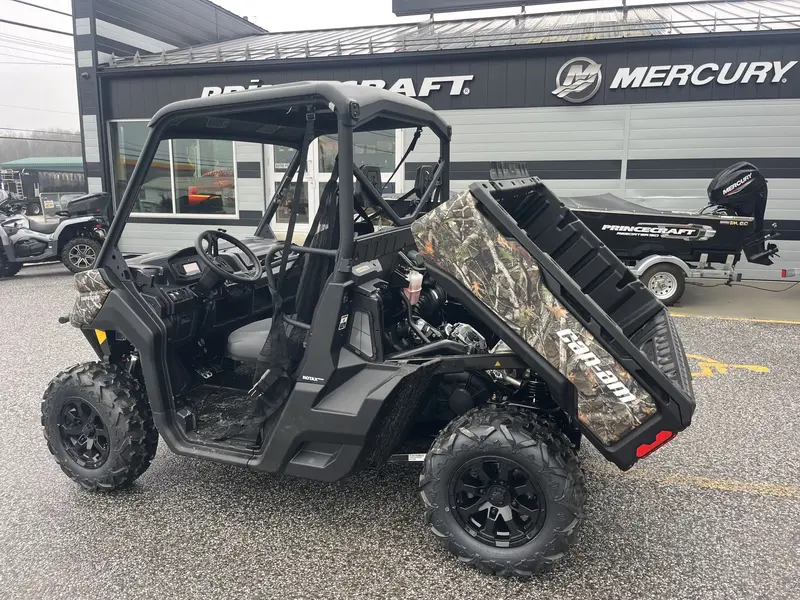 2025 Can-Am DEFENDER XT HD 7