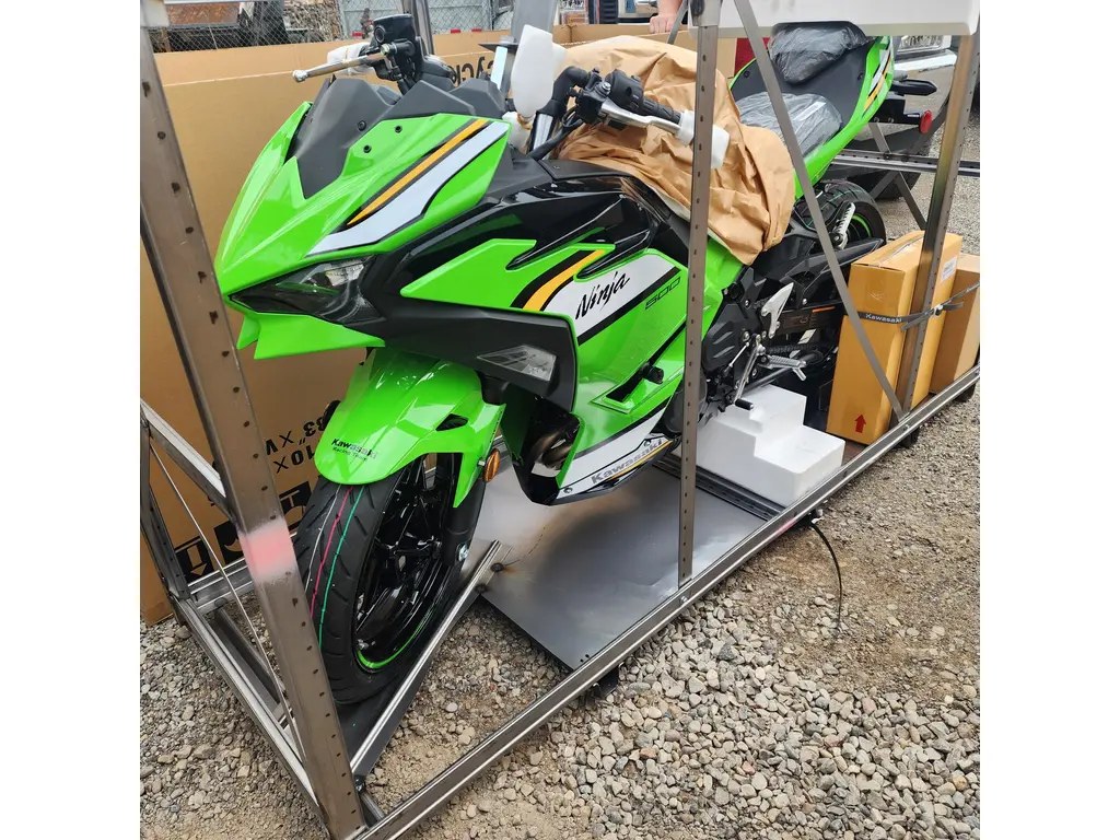 2025 Kawasaki Ninja 500 SE KRT Edition