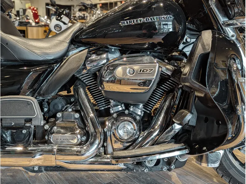 2018 Harley-Davidson Electra Glide Ultra Limited // Vivid Black