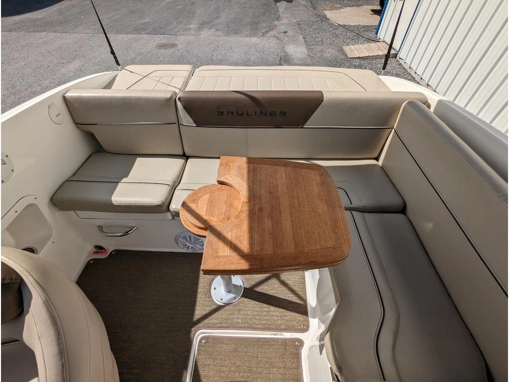 2015 Bayliner 642 Overnighter alt