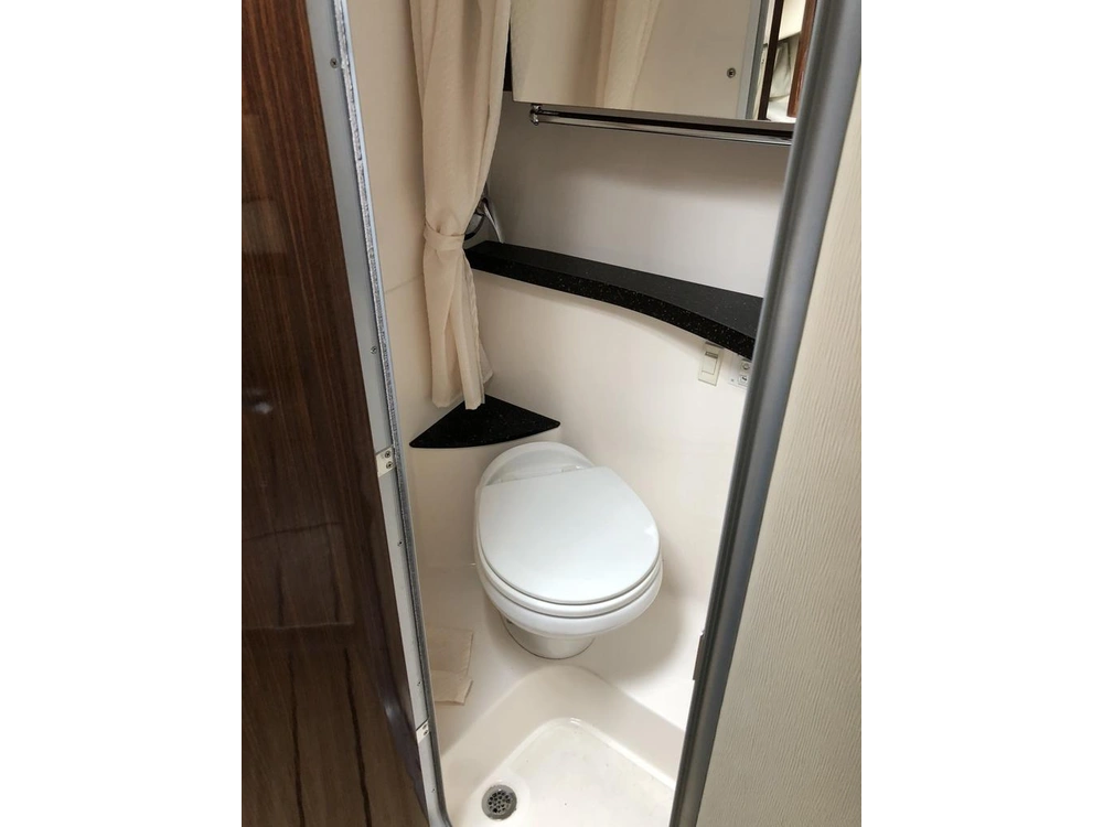 2015 Regal 28 Express alt