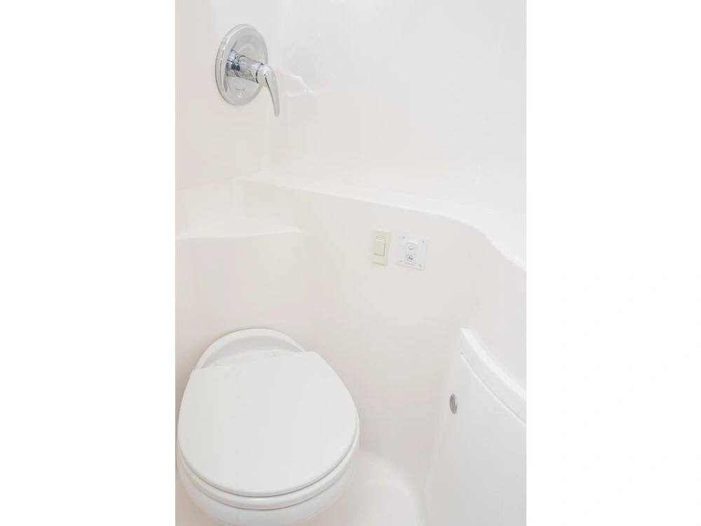 Regal 26 Express Cruiser 2026 alt