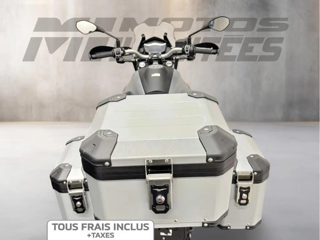 2022 Moto Guzzi V85 TT Adventure centenario