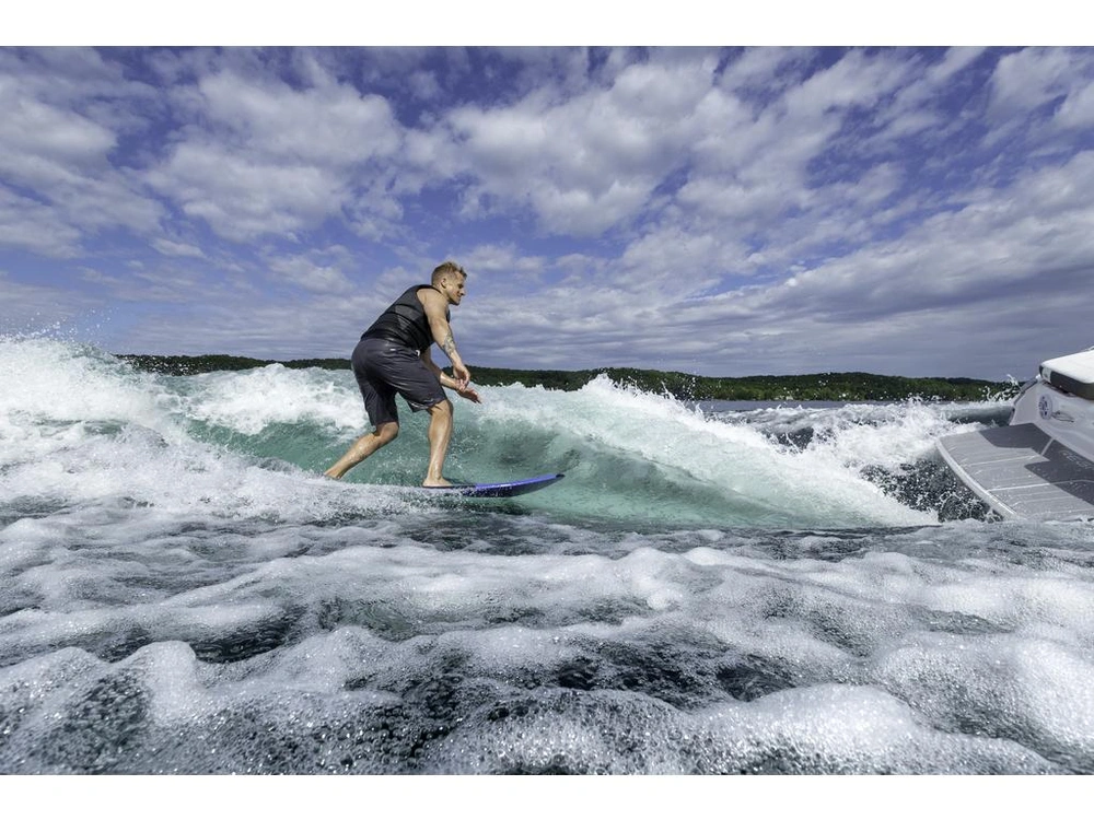 Regal Ls2 Surf 2026 alt