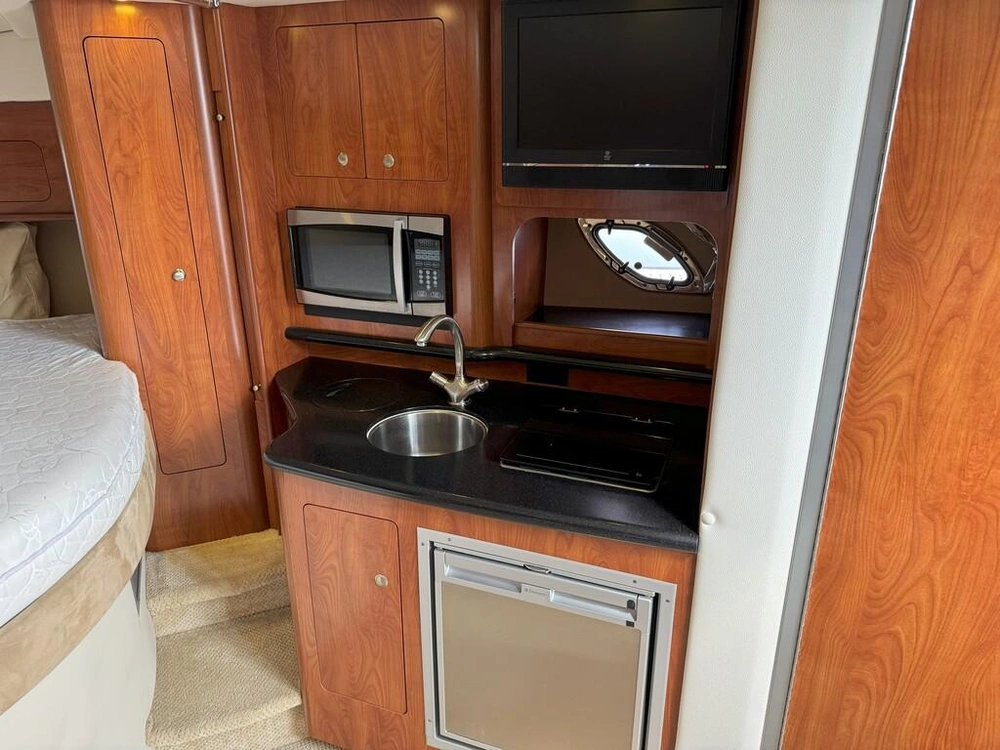 Rinker Boat Co 310 2010 alt