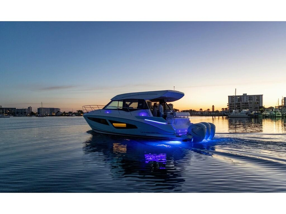Regal 42 Xo 2026 alt