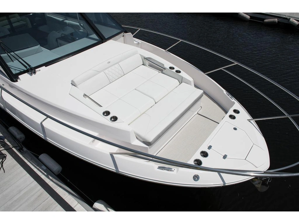 Regal 36 Grande Coupe 2026 alt