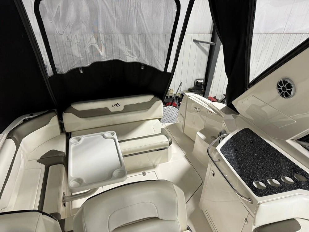 2013 Monterey Boats 355 Sport Yacht alt