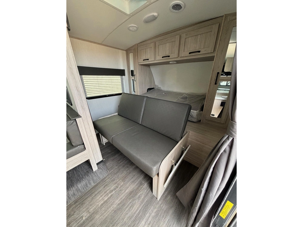 2024 Shadow Cruiser 180mbs alt