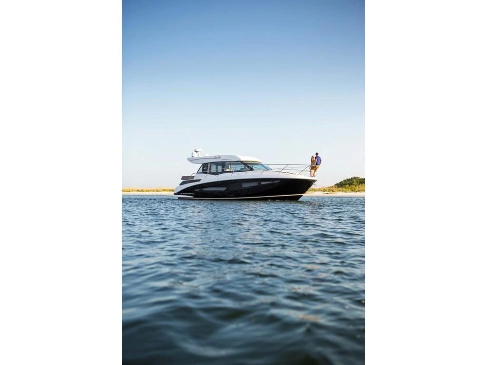 Regal 42 Grande Coupe 2026 alt