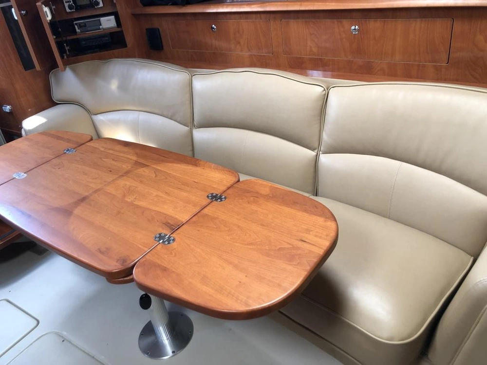 2005 Four Winns 348 alt