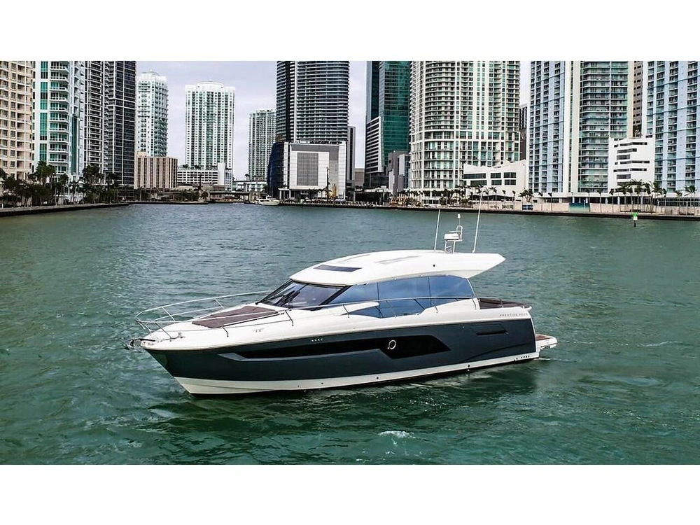 Prestige Yachts 520s 2026 alt