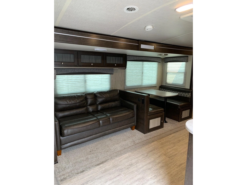 2020 Shadow Cruiser Shadow Cruiser 263 Rls alt