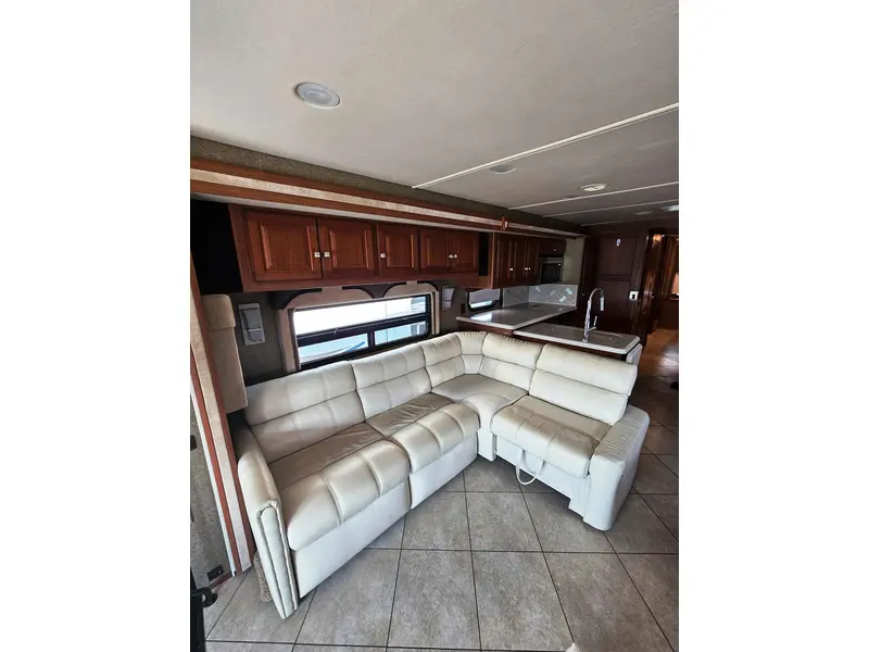 2014 WINNEBAGO ITASCA SUNCRUISER 38Q