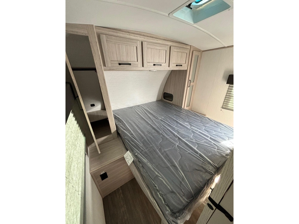 2024 Shadow Cruiser Shadow Cruiser 240bhs alt