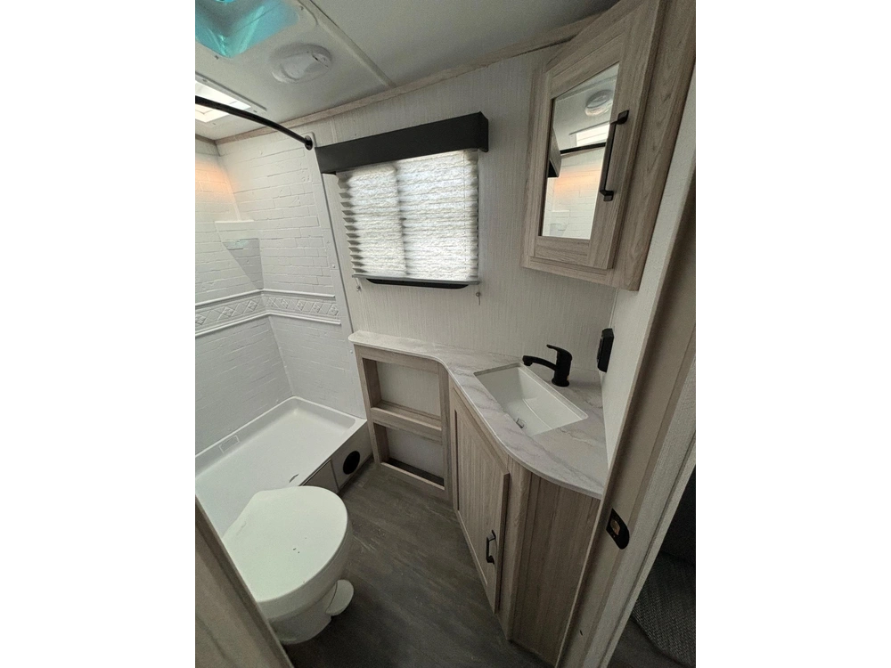 2024 Shadow Cruiser 277bhs alt