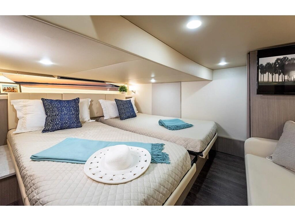 Regal 42 Xo 2026 alt
