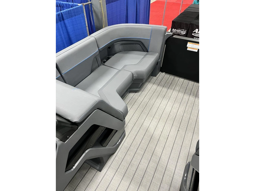 2025 Manitou Explore 22 Navigator W/ Trifold Bench + 250xl Merc & Trailer