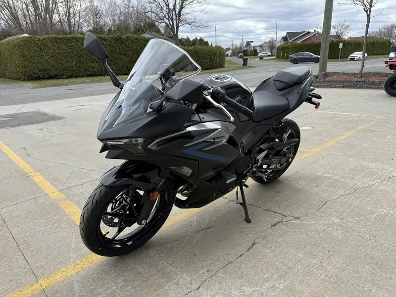 2025 Kawasaki NINJA 500 SE