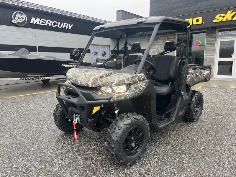 2025 Can-Am DEFENDER XT HD 7