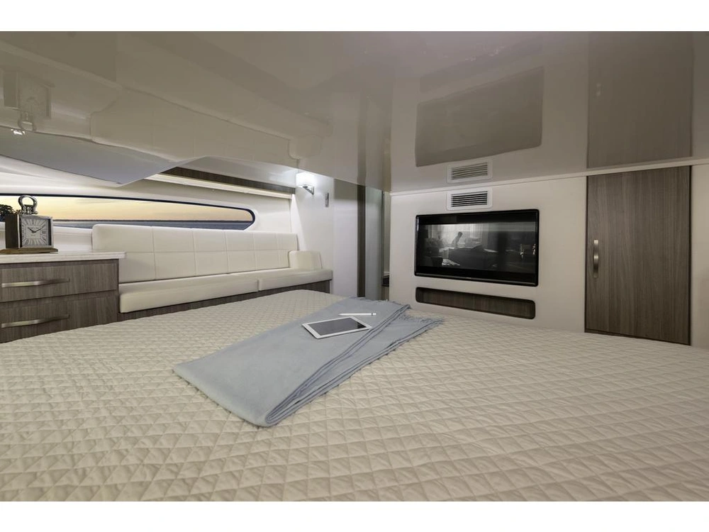 Regal 38 Flybridge 2026 alt