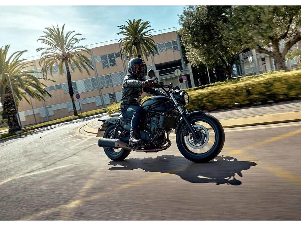 Kawasaki Eliminator 500 Demo 2025 alt