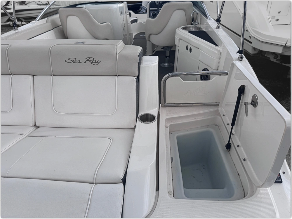 2014 Sea Ray 260 Sundeck alt